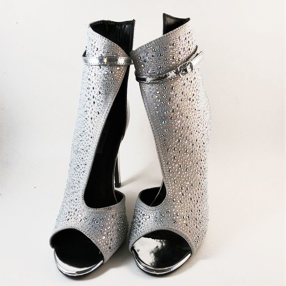 Cape Robbin women size 7 sliver and rhinestones stilettos heels
